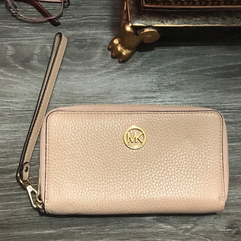 Michael Kors Wristlet